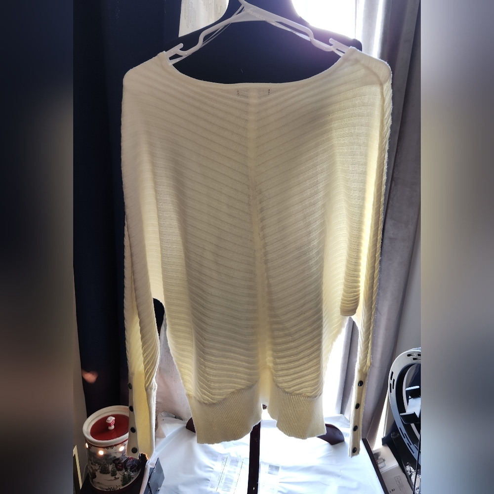 NWT! ALFANI SWEATER !!